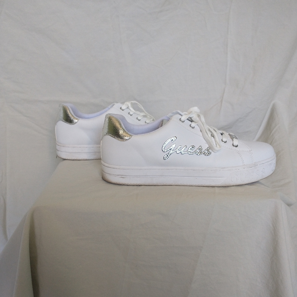 Women's white and silver guess sneaker